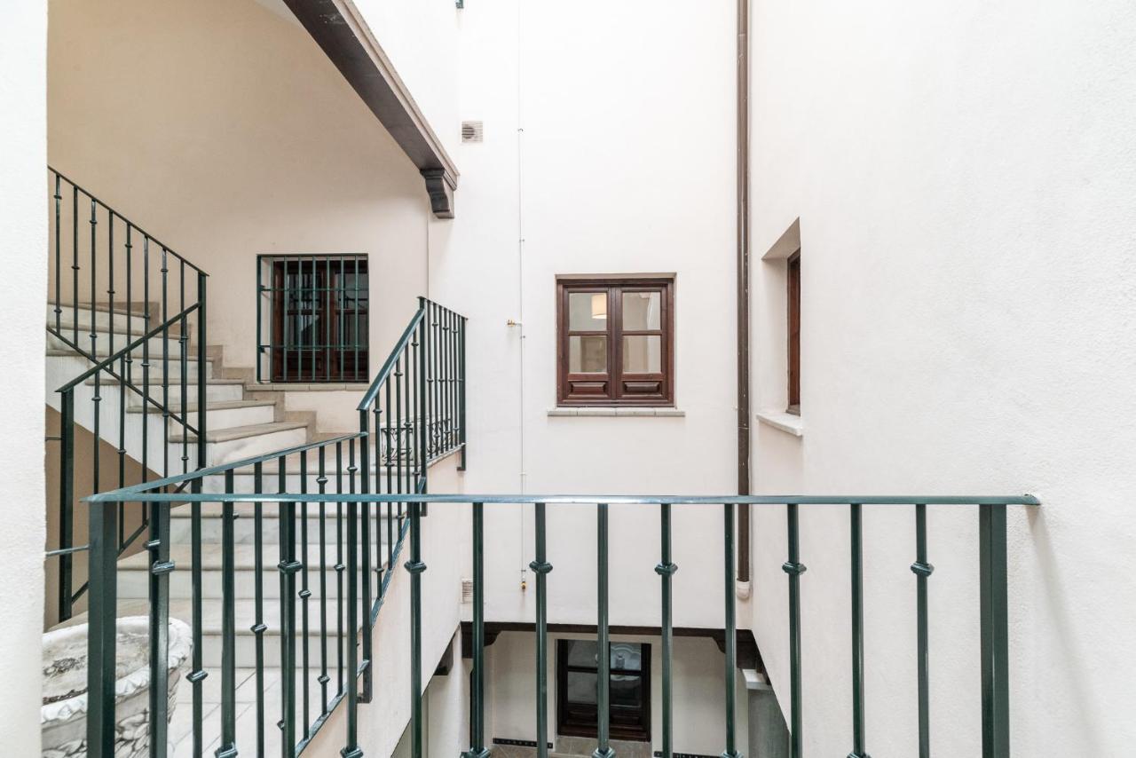 Moderno Apartamento Centro De Granada 2 ภายนอก รูปภาพ